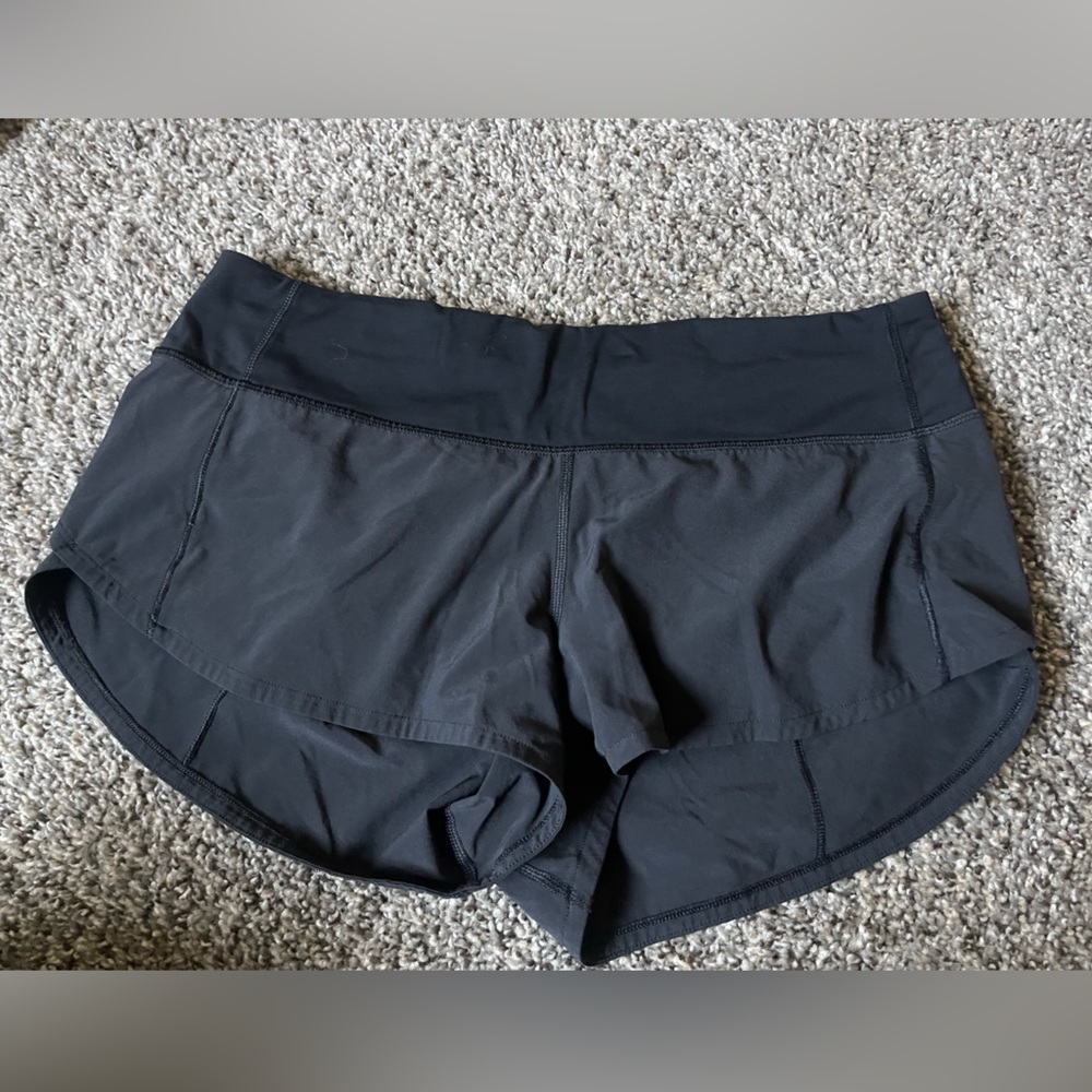 Speed Up Low-Rise Lined Shorts 2.5”